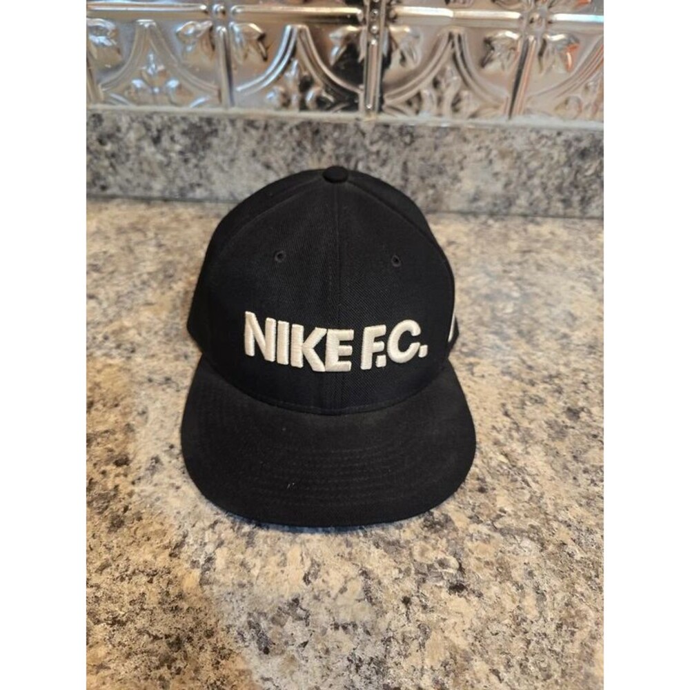 Nike Men's F.C. Block True Snapback Black/White Hat/Cap 659475-010